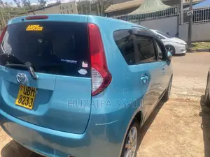 Toyota Ractis 2010 Blue