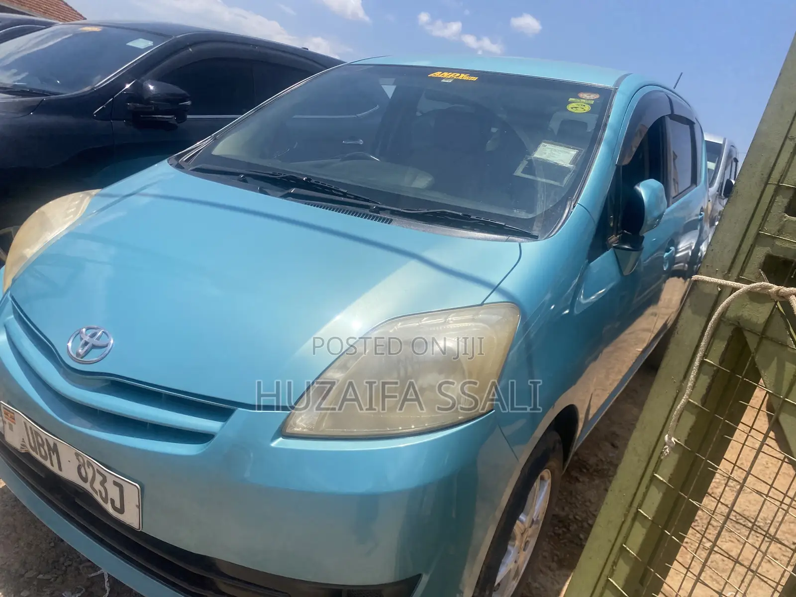 Toyota Ractis 2010 Blue