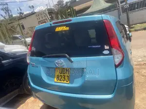 Toyota Ractis 2010 Blue