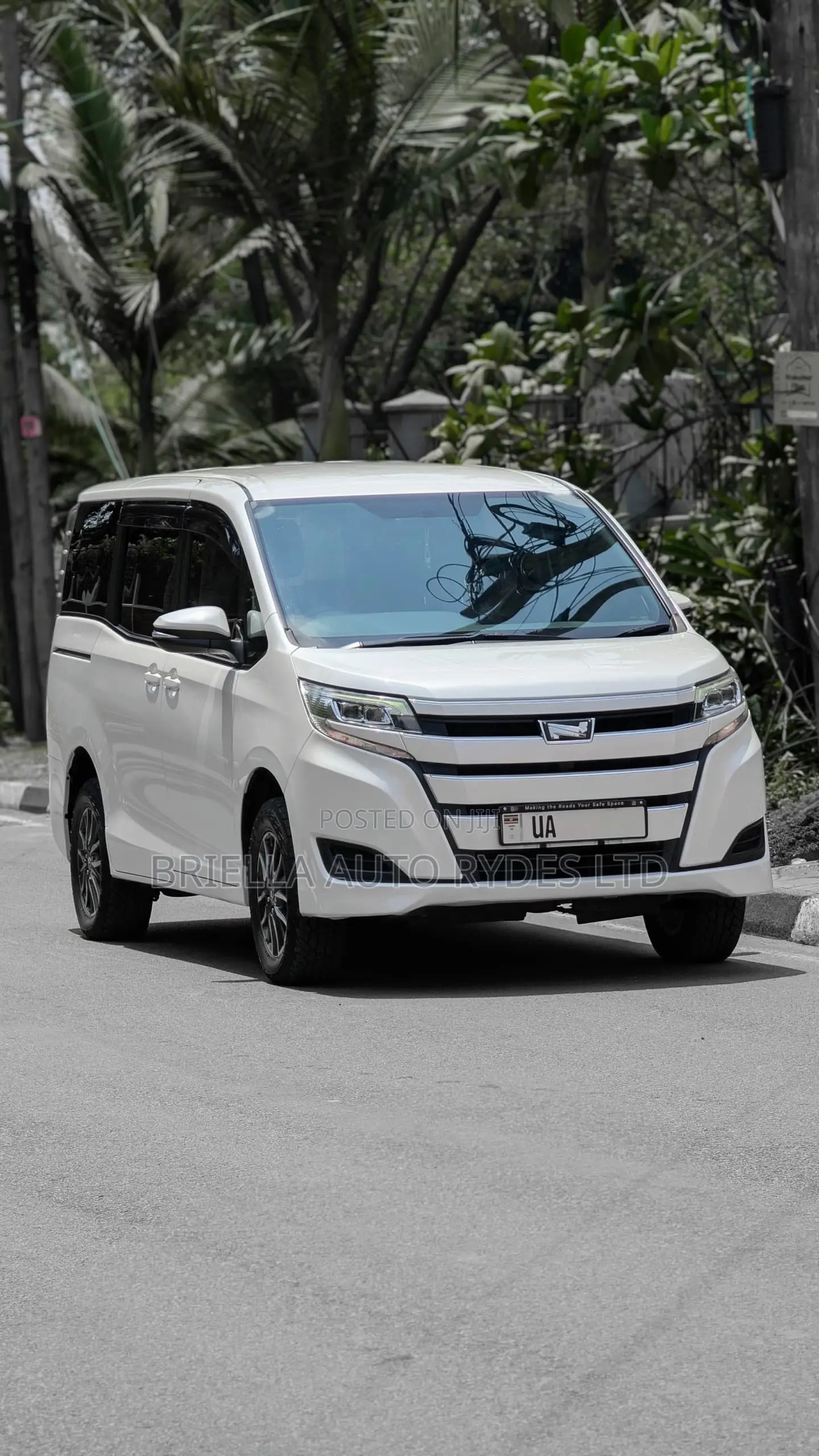 Toyota Noah 2018 White