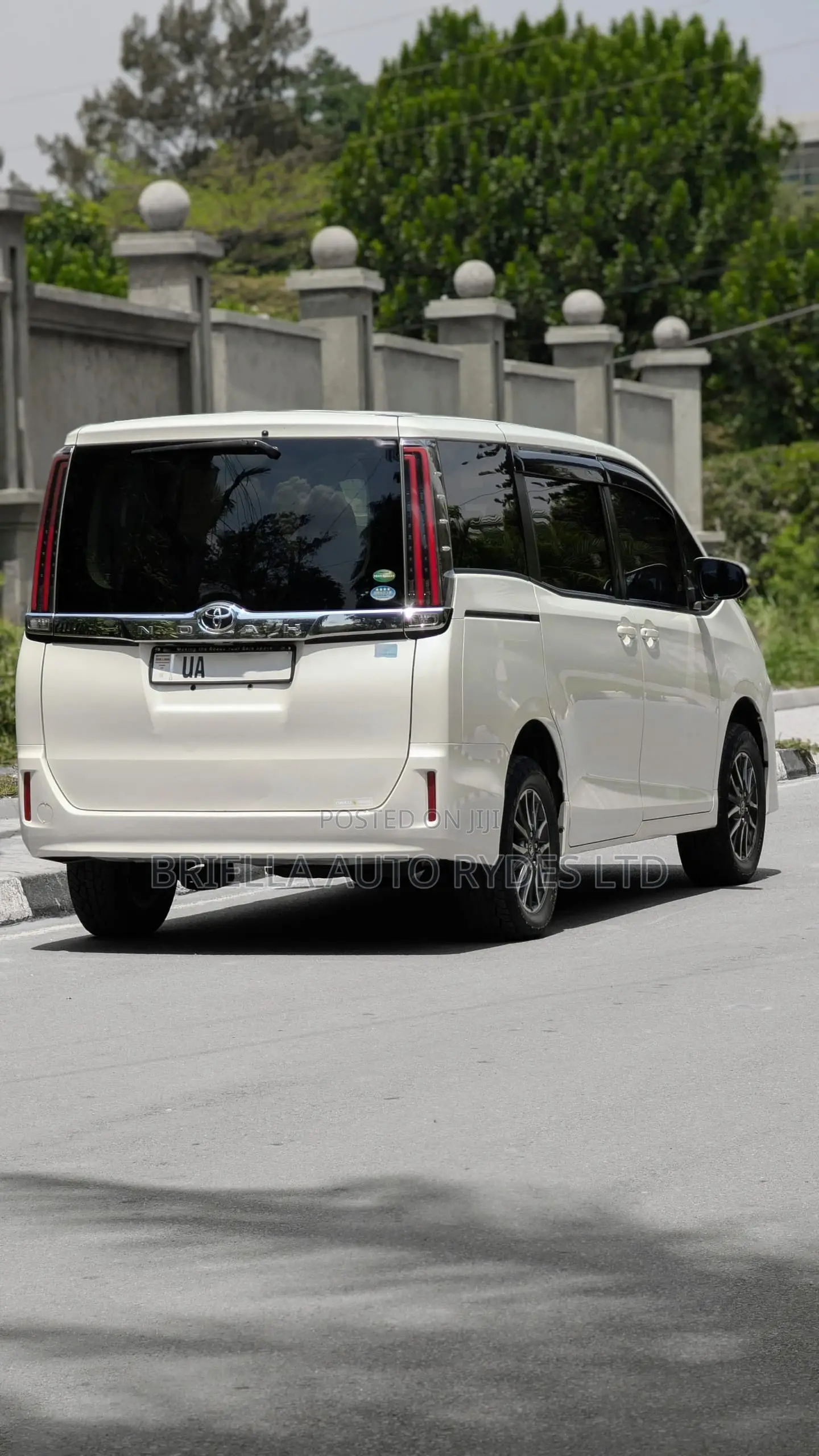 Toyota Noah 2018 White