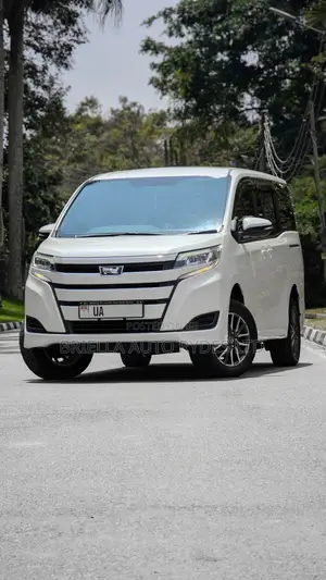 Toyota Noah 2018 White