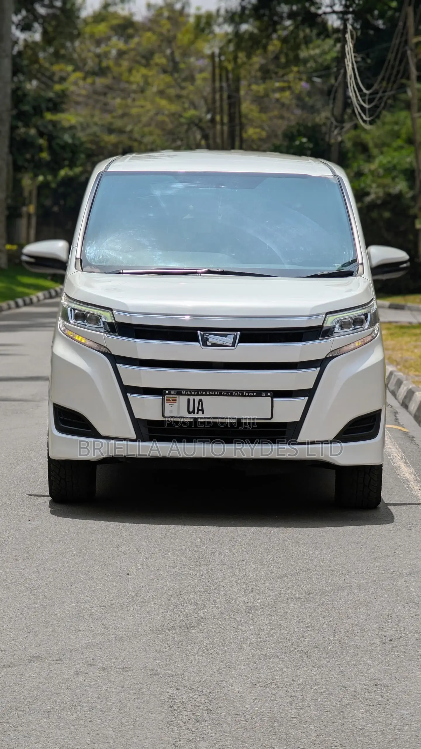 Toyota Noah 2018 White