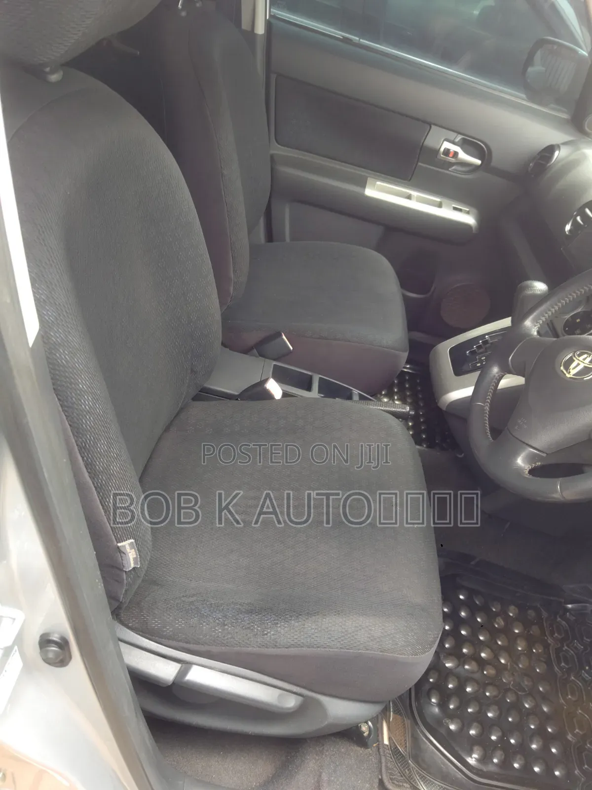 Toyota Corolla Rumion 2010 Silver