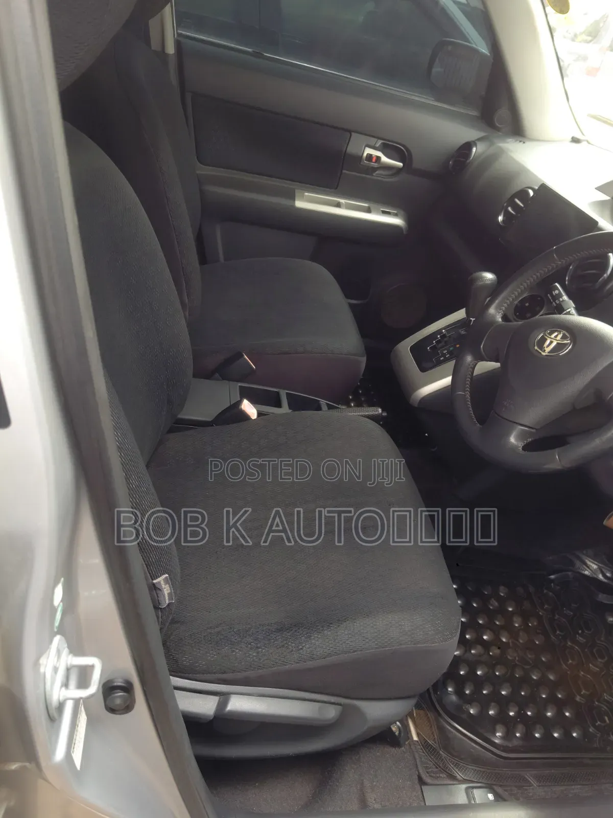 Toyota Corolla Rumion 2010 Silver