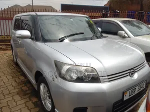 Toyota Corolla Rumion 2010 Silver