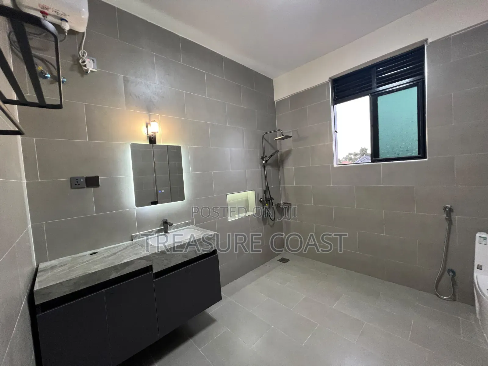 3bdrm Duplex in Nakawa for sale