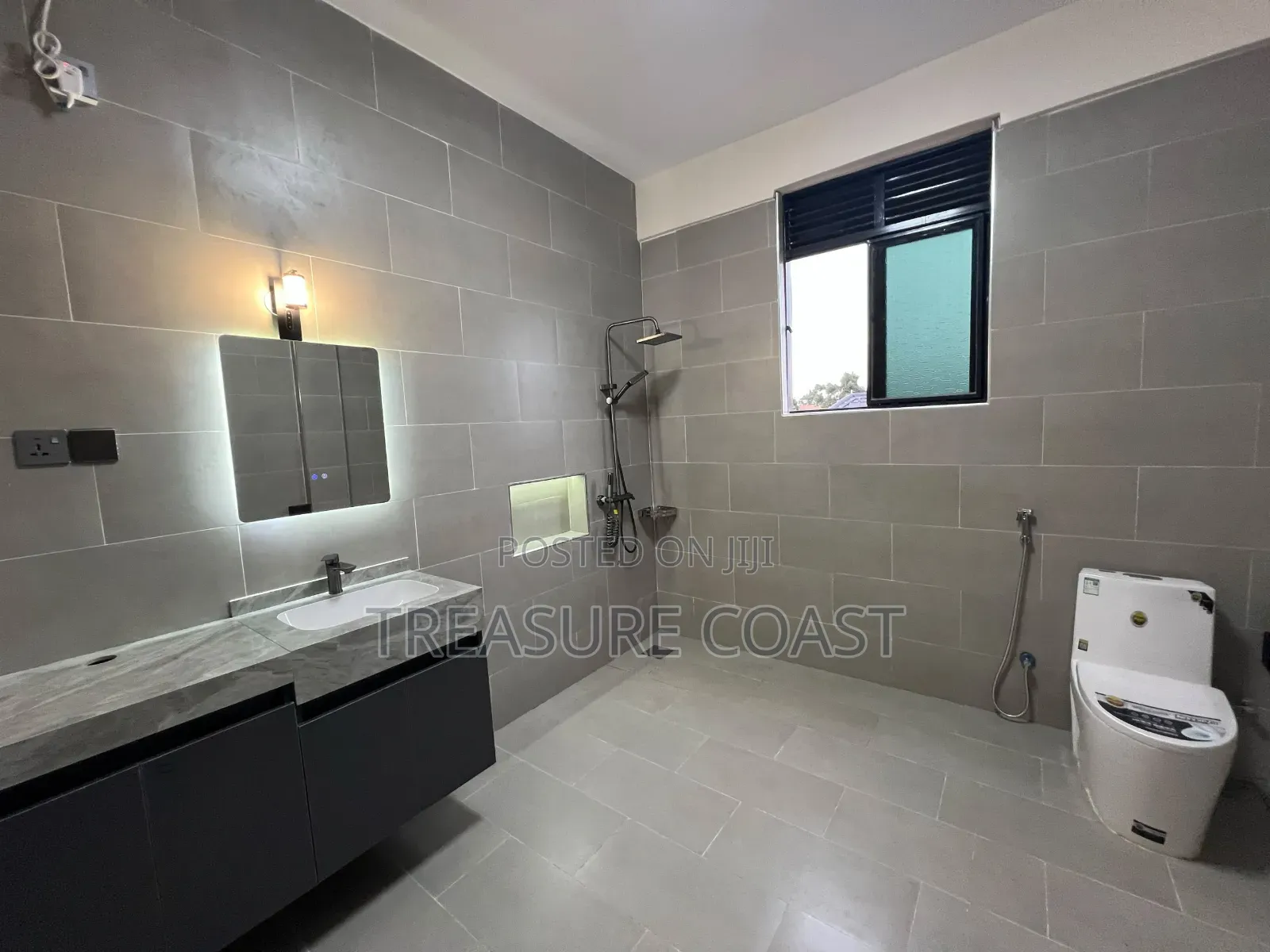 3bdrm Duplex in Nakawa for sale