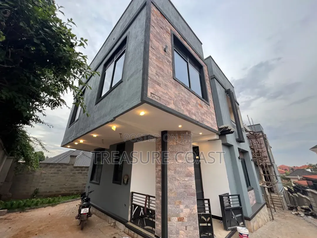 3bdrm Duplex in Nakawa for sale