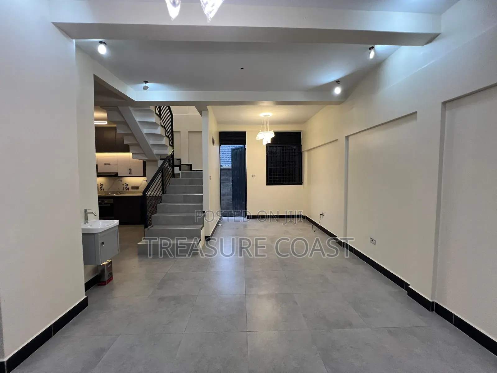3bdrm Duplex in Nakawa for sale