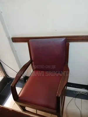 7 Office Chairs