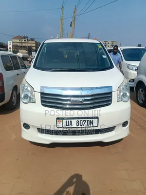 Toyota Noah 2013 White