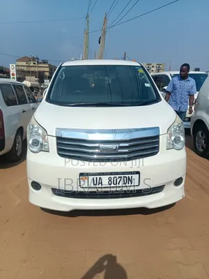 Toyota Noah 2013 White