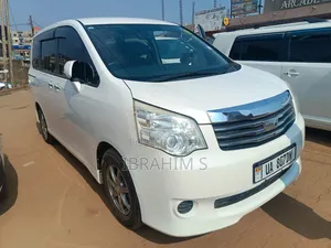 Toyota Noah 2013 White