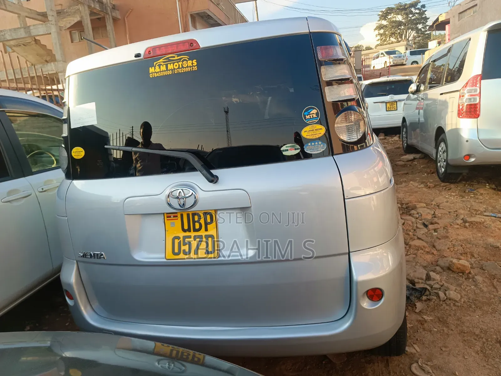 Toyota Sienta 2012 Silver