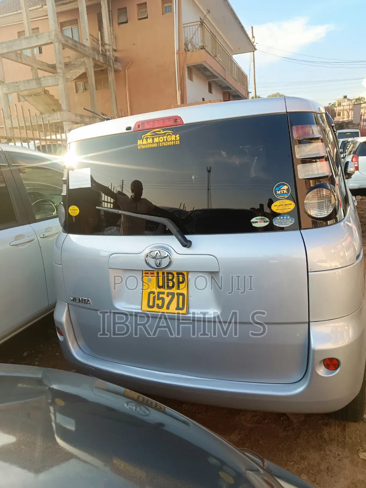 Toyota Sienta 2012 Silver