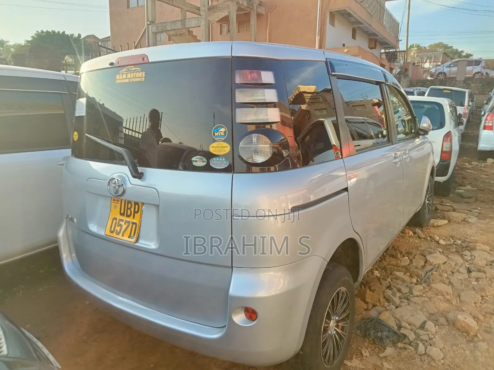 Toyota Sienta 2012 Silver