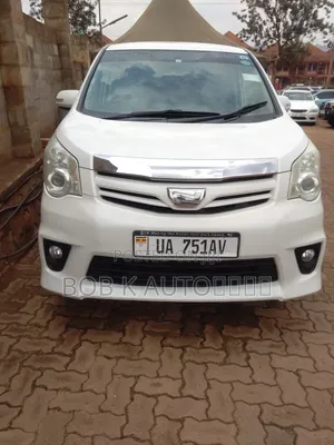 Toyota Noah 2013 White