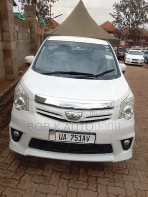 Toyota Noah 2013 White