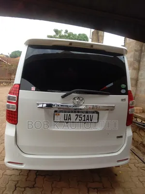 Toyota Noah 2013 White