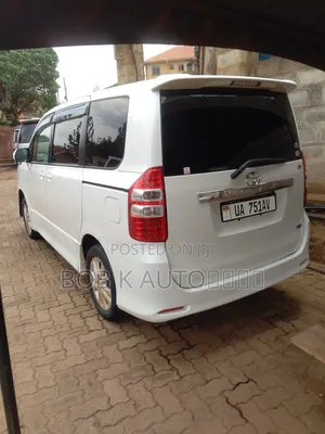Toyota Noah 2013 White