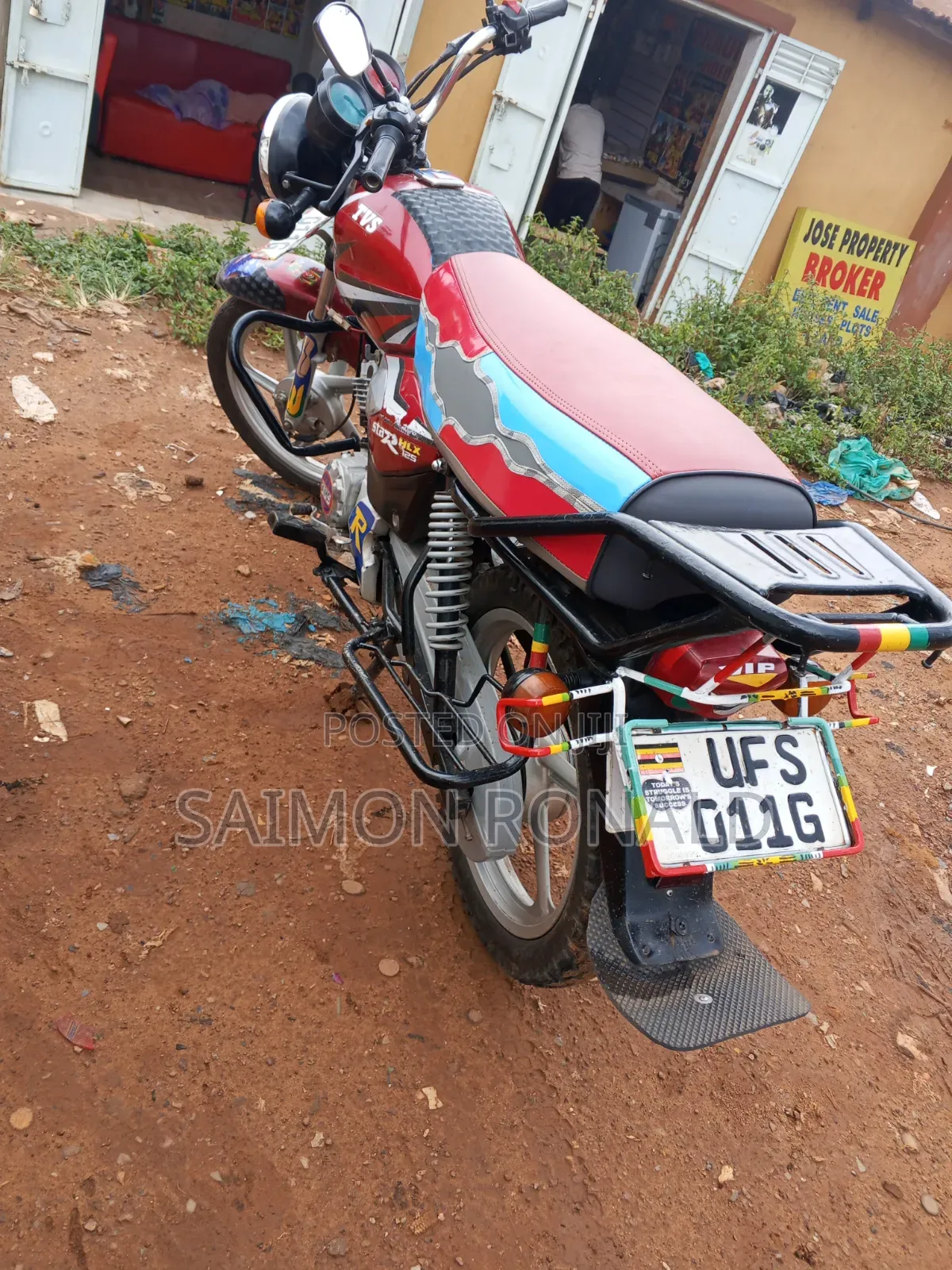 TVS HLX 125 2018 Red