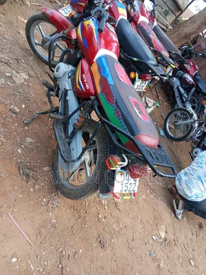 Bajaj CT 125X 2025 Red