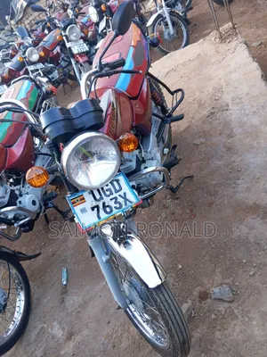 Bajaj Boxer 100 2025 Red