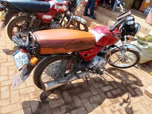 Bajaj Boxer 100 2018 Red