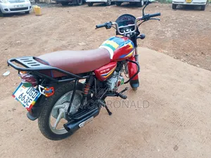 Bajaj CT 125X 2025 Red