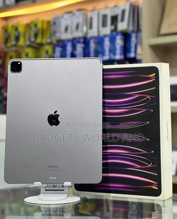 New Apple iPad Pro 12.9 (2022) 2 TB Silver