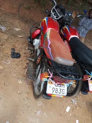 Bajaj CT 125X 2025 Red