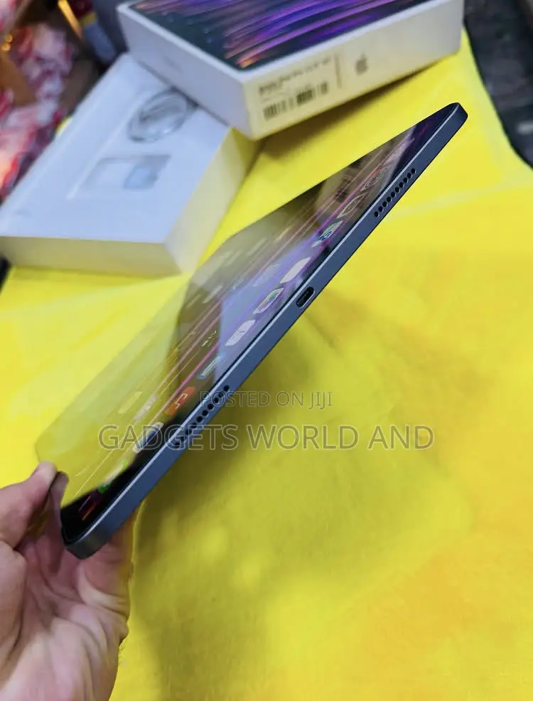 Apple iPad Pro 12.9 (2022) 2 TB Gray