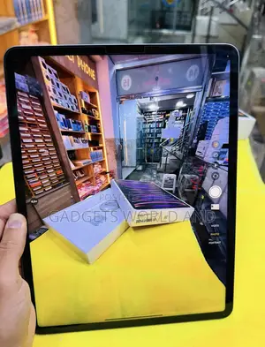 Apple iPad Pro 12.9 (2022) 2 TB Gray
