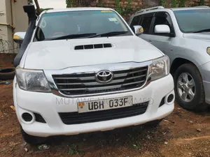 Toyota Hilux 2012 White