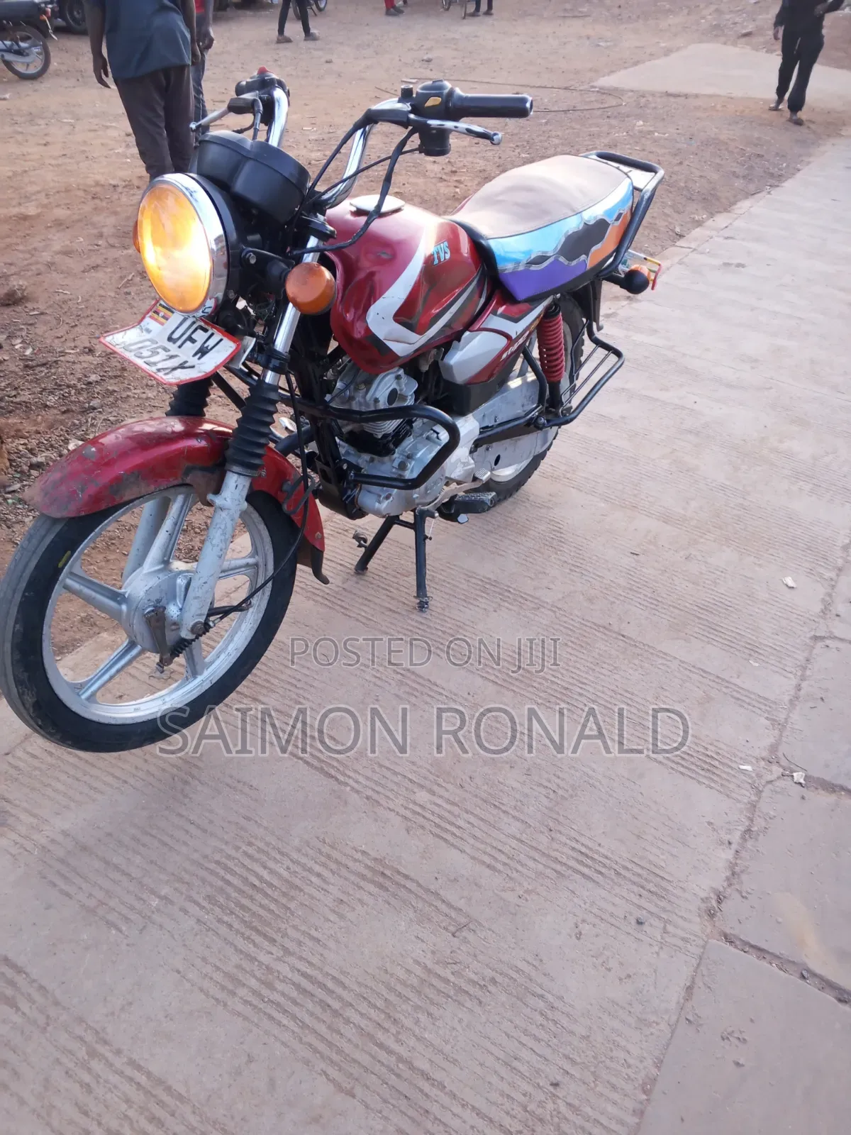 TVS HLX 125 2018 Red