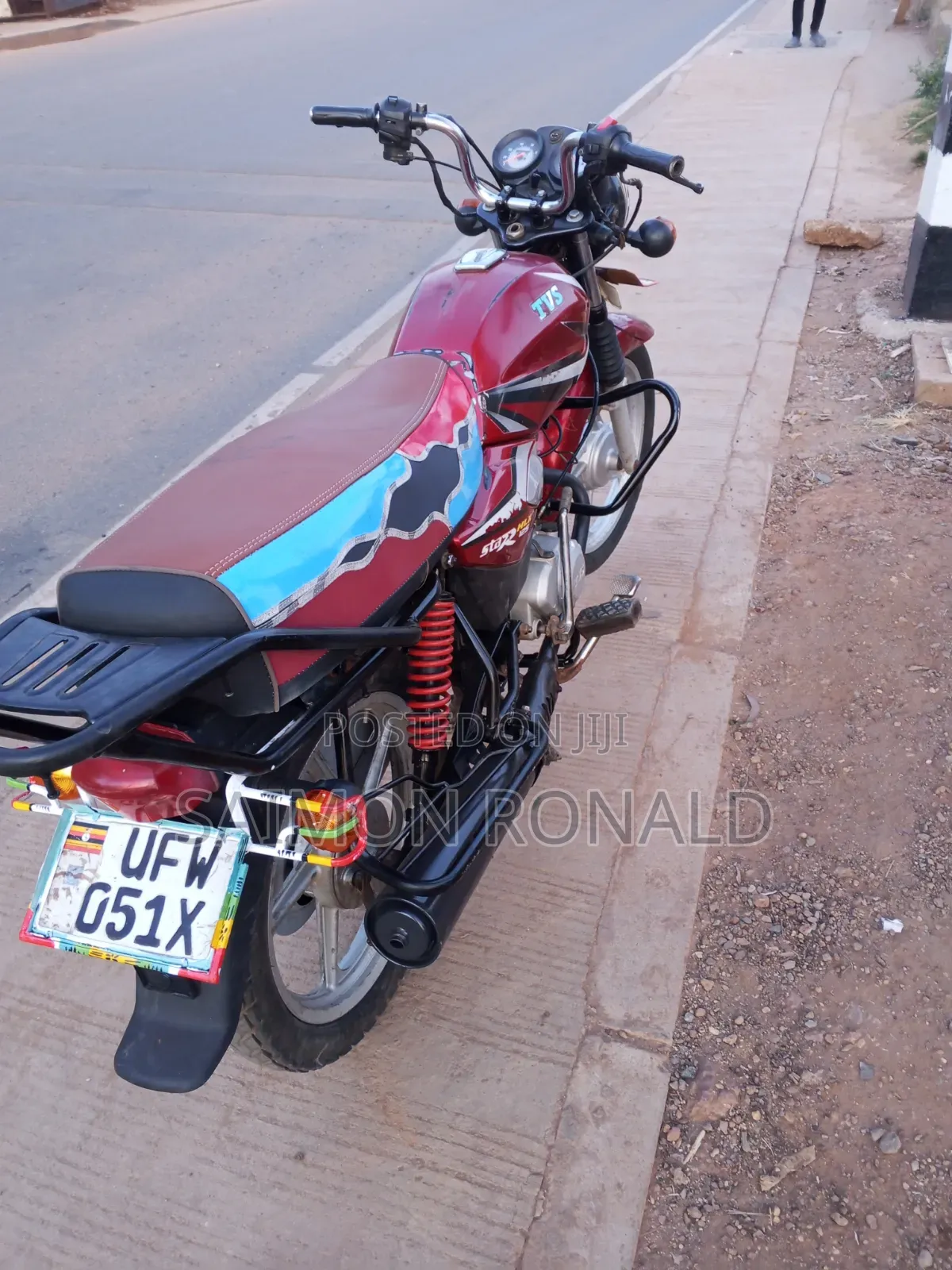 TVS HLX 125 2018 Red