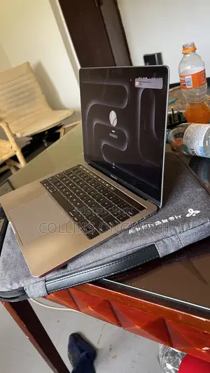 Laptop Apple MacBook Pro 2017 16GB Intel Core i7 SSD 500GB