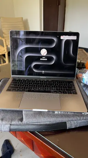 Laptop Apple MacBook Pro 2017 16GB Intel Core i7 SSD 500GB