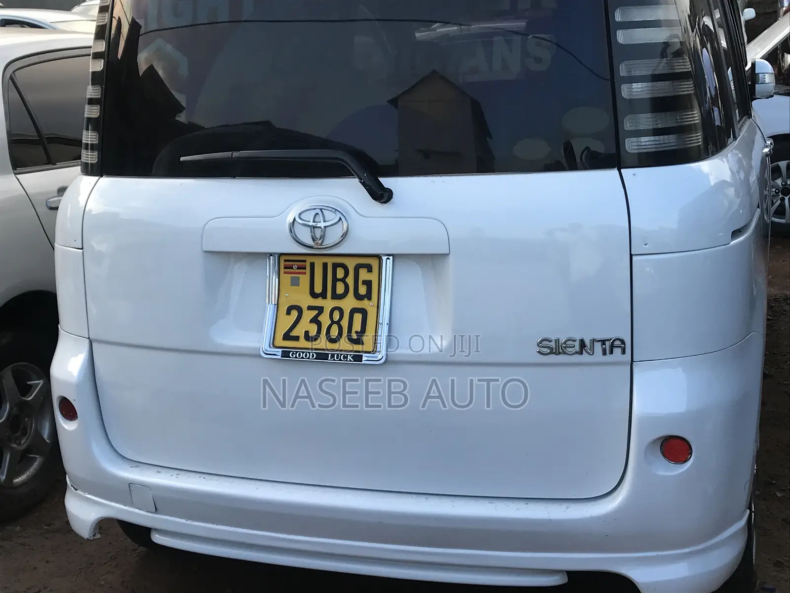 Toyota Sienta 2006 White