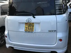 Toyota Sienta 2006 White