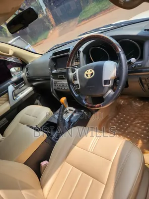 Toyota Land Cruiser 2012 White