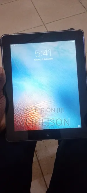 New Apple iPad 9.7 16 GB Gray