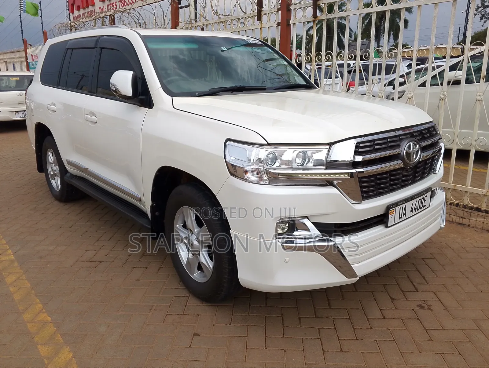 Toyota Land Cruiser 2012 White