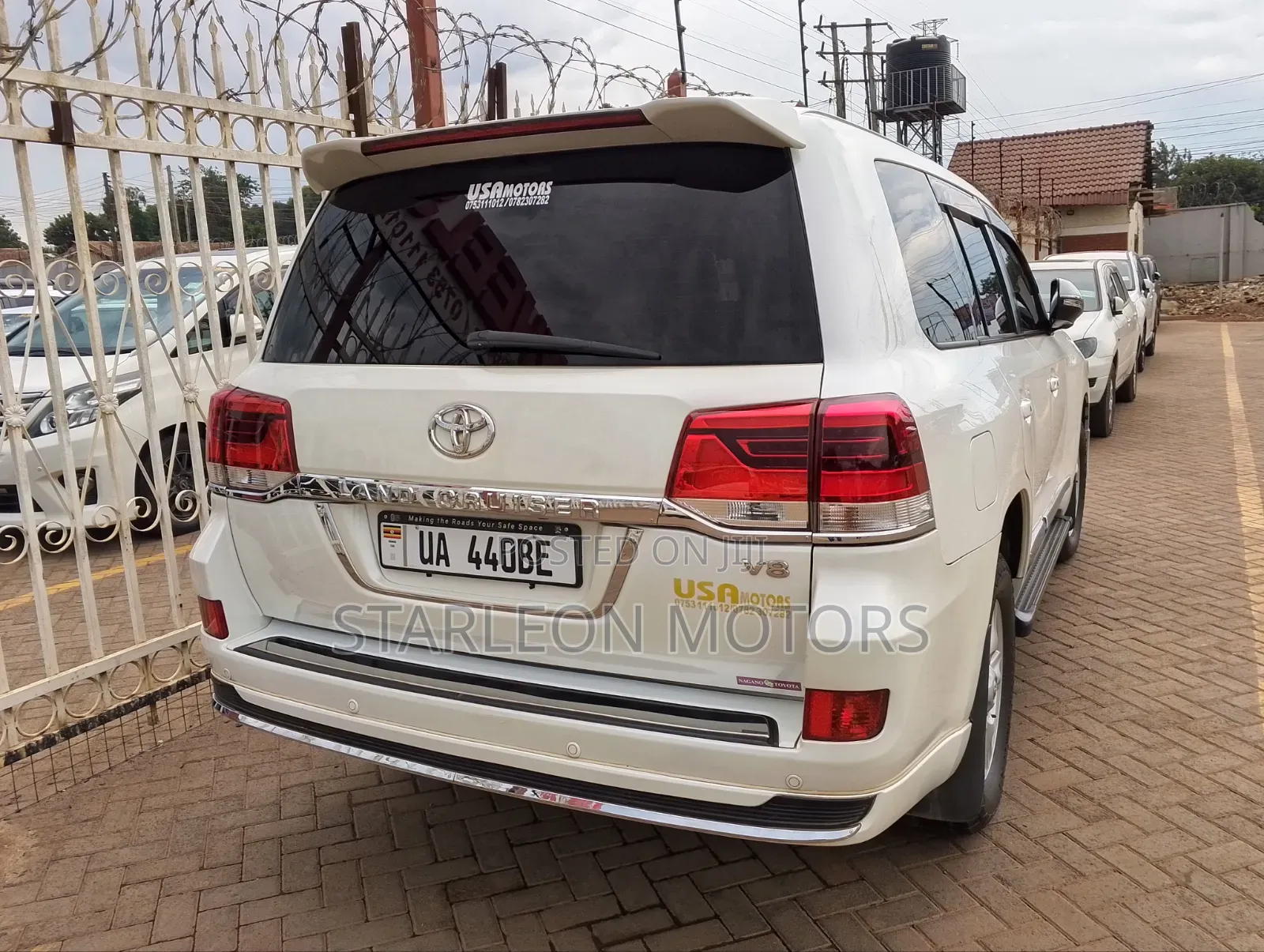 Toyota Land Cruiser 2012 White