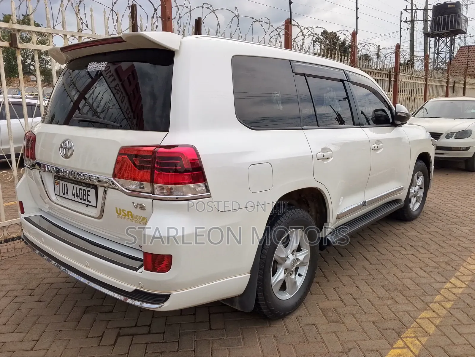 Toyota Land Cruiser 2012 White