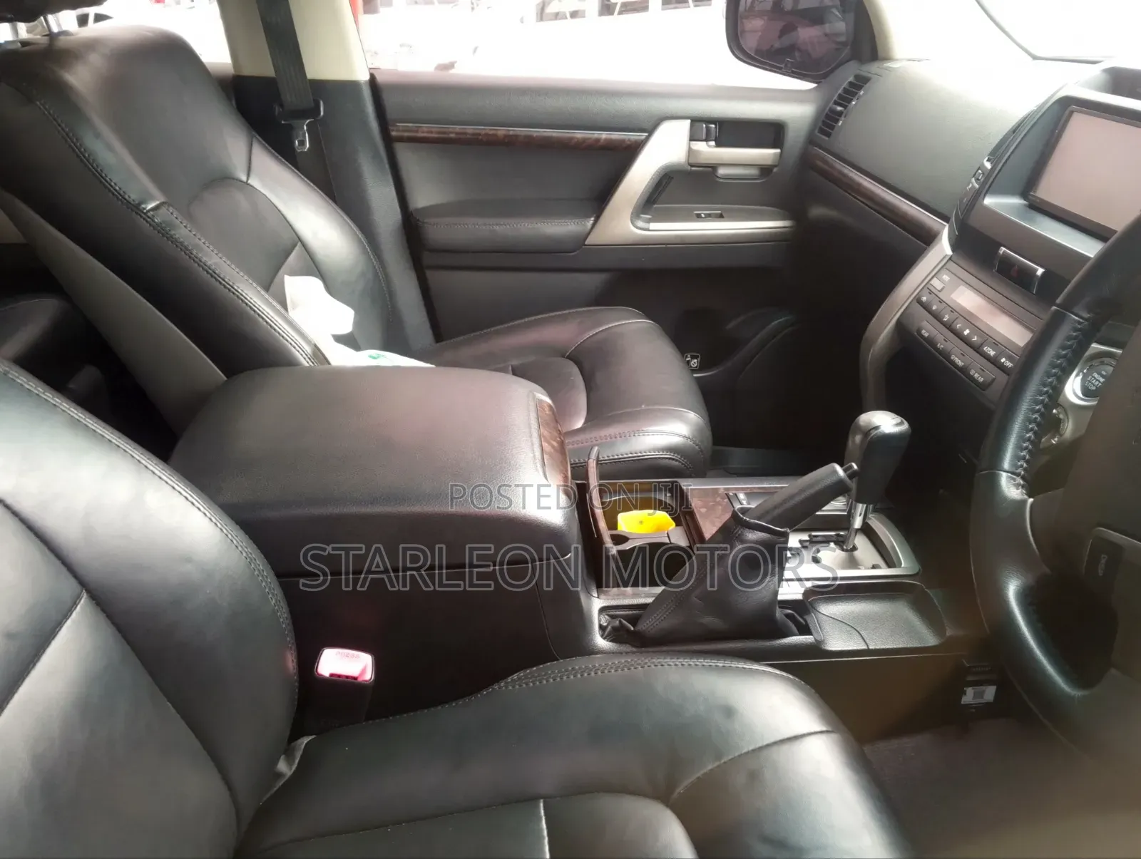Toyota Land Cruiser 2012 White
