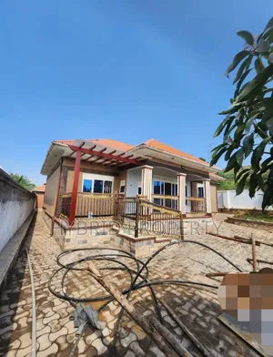 4bdrm House in Matugga~Kiryagonja, Gombe for sale