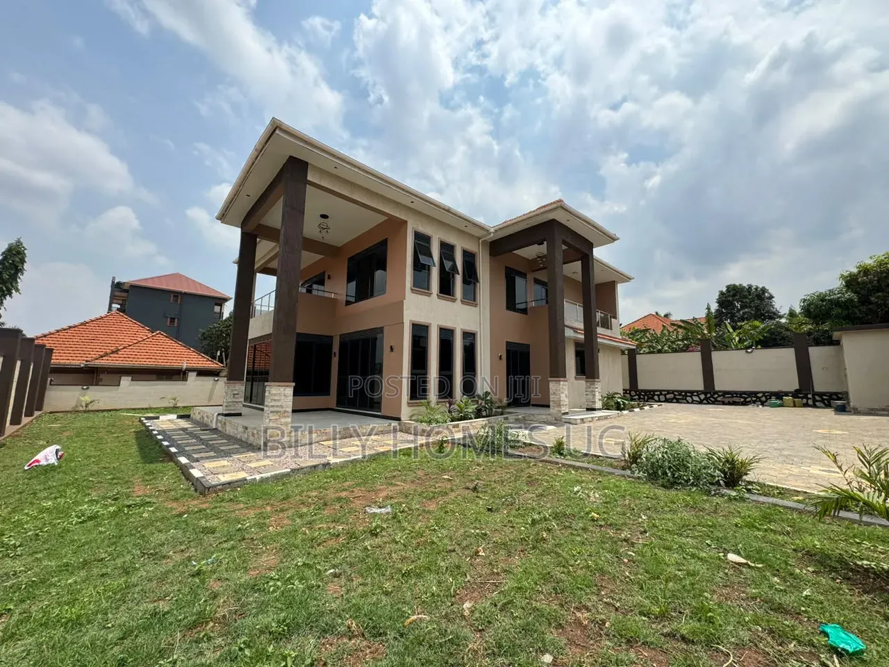 5bdrm Mansion in Nakawa for sale