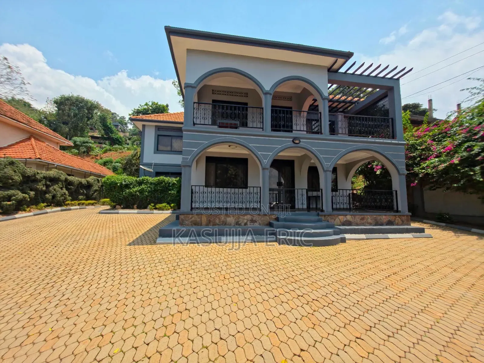5bdrm Duplex in Kd, Makindye for rent